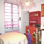 Apartment In Front Of Centre Georges Pompidou