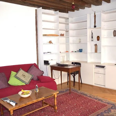 Apartment In Front Of Centre Georges Pompidou *