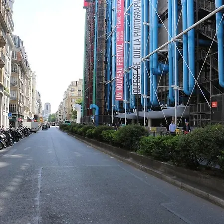 In Front Of Centre Georges Pompidou